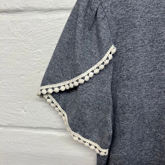 REB. in J. 220 Gray Soft Knit Flutter Sleeve Top Crochet Trim Women’s Small - Picture 2 of 5